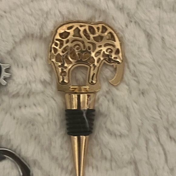 Set of two wine openers and jeweled wine stoppers - Picture 2 of 4
